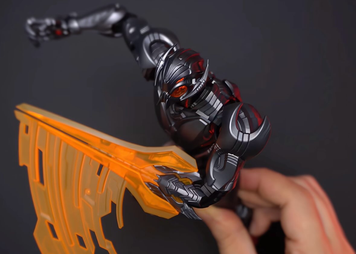 نموذج شخصية أولترون من سلسلة م - مراجعة Model Kit Ultron وسعره