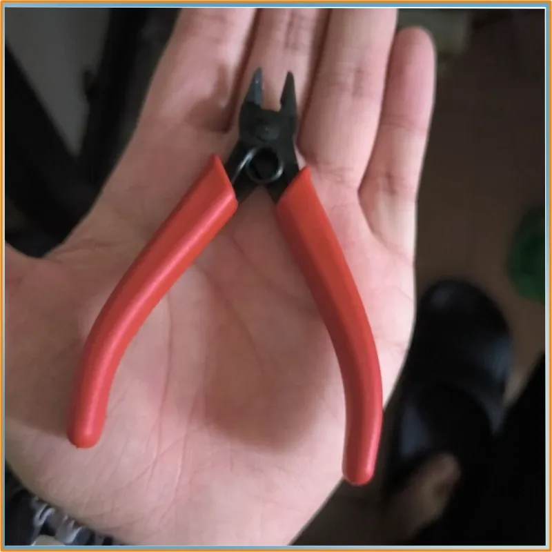 أداة قطع نماذج جاندام البلاستي - مراجعة Model Kit Nippers وسعره